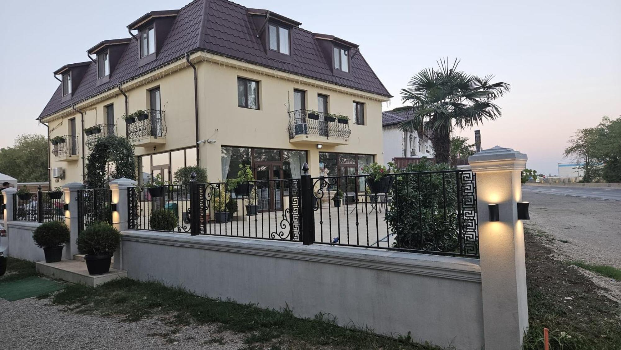 Mihai Palace Buftea Экстерьер фото